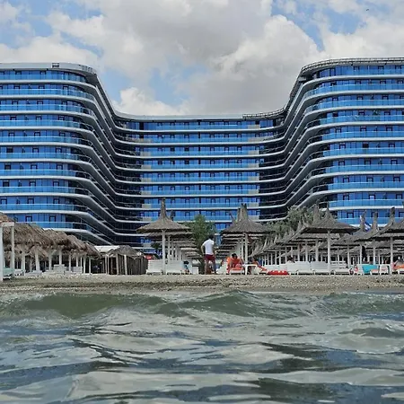 White Titanic-bluesky By Whitetitanic Apartament *