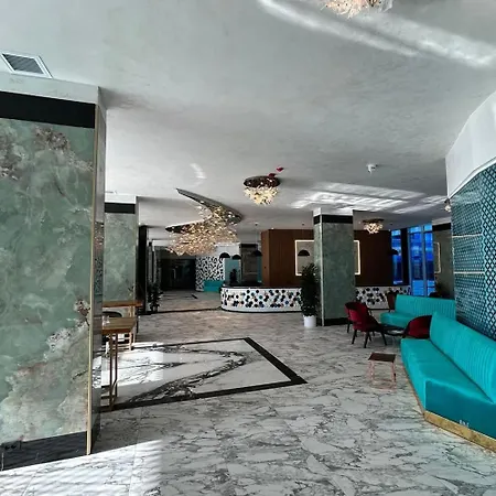 White Titanic-bluesky By Whitetitanic *