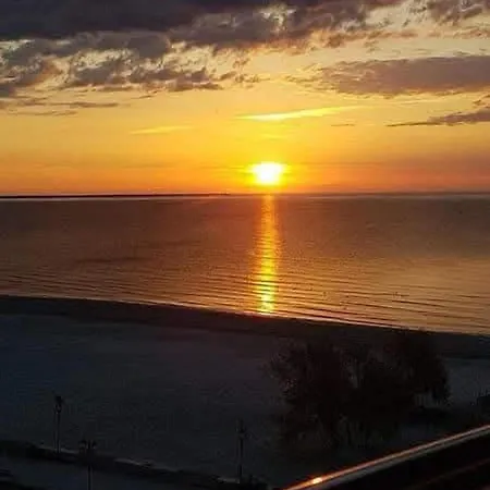 White Titanic-bluesky By Whitetitanic Năvodari