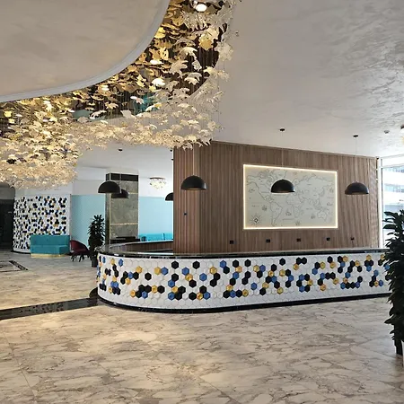 アパート White Titanic-bluesky By Whitetitanic