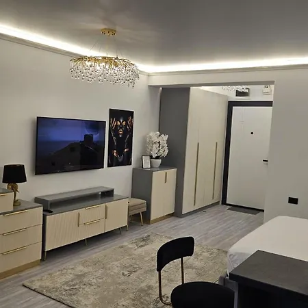 White Titanic-bluesky By Whitetitanic Apartment Navodari