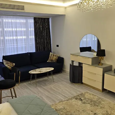 White Titanic-bluesky By Whitetitanic アパート ナボダリ