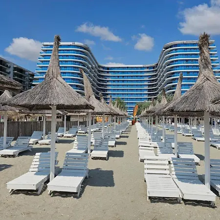 White Titanic-bluesky By Whitetitanic *