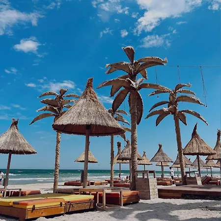 アパート White Titanic-bluesky By Whitetitanic ナボダリ