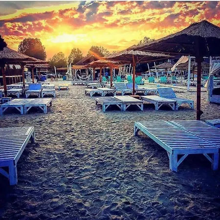 アパート White Titanic-bluesky By Whitetitanic *