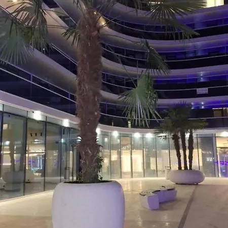 アパート White Titanic-bluesky By Whitetitanic ナボダリ